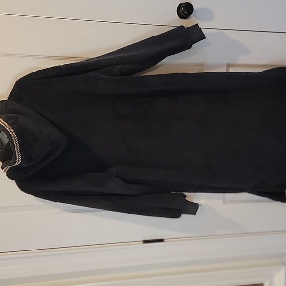 Ugg Fluff Oversized Long Fleece Hoodie, Small/Medium Black, NWT!! - Picture 10 of 10